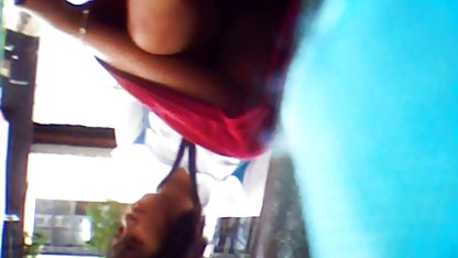Setelah orgasme, bokep payudara gede rambut pirang mama menggoda kamera