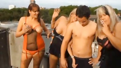 Sebagai halus pertama kali bokep tete gede anal, analisis