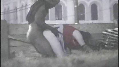 Istri disodok kontol gede bercinta.