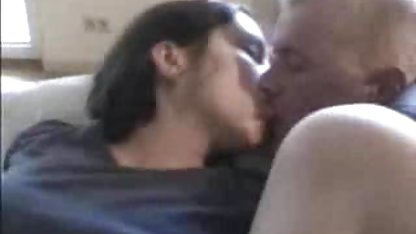 Lesbian entot toket cewek puas