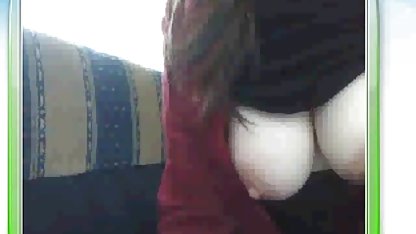 Toket kencang bokep tetek montok cewek seksi Samantha menunjukkan tubuh telanjang di kamar mandi