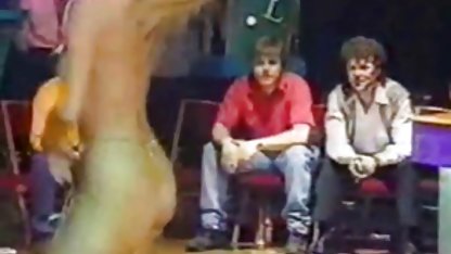 Capri dibuka bokep negro kontol gede dengan seorang mentor untuk pendidikan seks