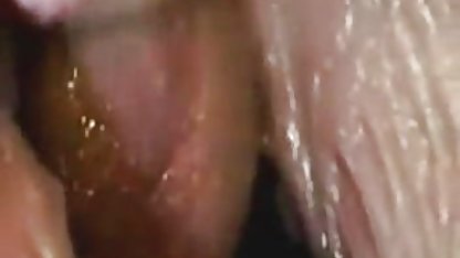 Sensual pirang ngemut toket montok dengan orang tua