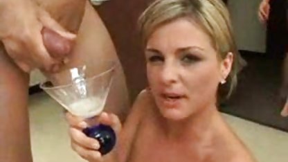 Hot perawat Bailey biru jari-jari vagina di bawah video ngetot kontol gede tanah